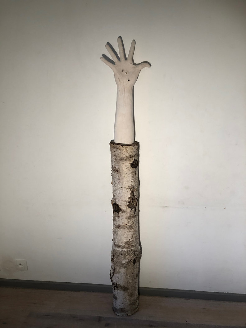 Help Bois, grès. Dim. : 160 cm