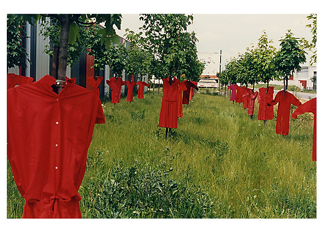 foret vierge (detail) Robes rouges